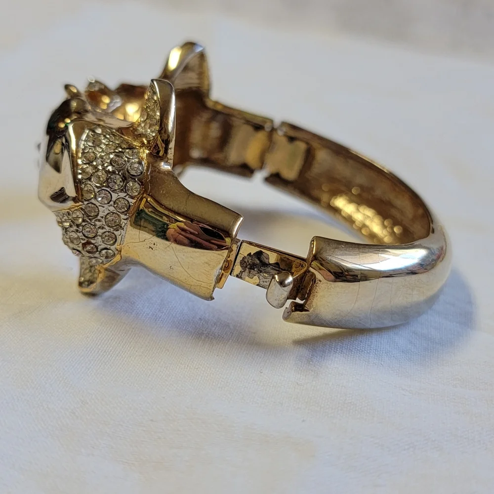 Vintage Double Elephan Bracelet Gold Tone Hinge Open Emerald Green Eyes